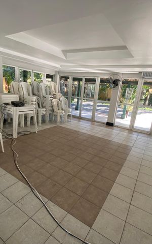 Casa à venda com 75m², 2 quartos e 1 vaga Casa à venda com 75m², 2 quartos e 1 vagaÁrea comum