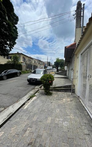 Casa à venda com 100m², 3 quartos e 2 vagas Casa à venda com 100m², 3 quartos e 2 vagasFachada