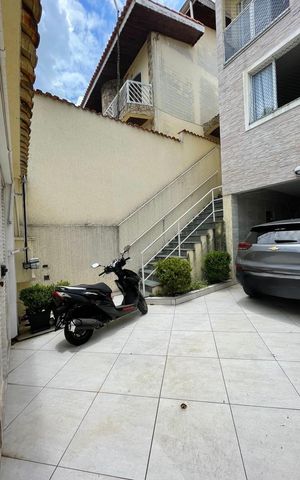 Casa à venda com 100m², 3 quartos e 2 vagas Casa à venda com 100m², 3 quartos e 2 vagasÁrea Externa