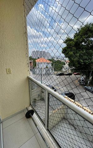 Casa à venda com 100m², 3 quartos e 2 vagas Casa à venda com 100m², 3 quartos e 2 vagasVaranda
