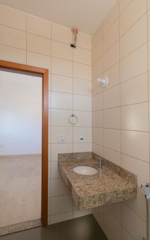 Casa à venda com 200m², 3 quartos e 3 vagas Casa à venda com 200m², 3 quartos e 3 vagasBanheiro Suíte