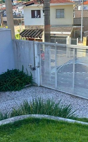 Casa à venda com 166m², 3 quartos e 5 vagas