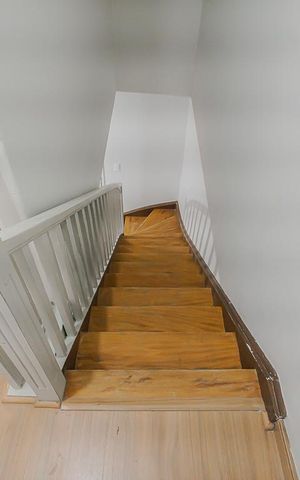 Casa para alugar com 140m², 2 quartos e 1 vagaEscada