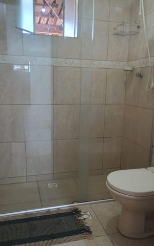 Casa para alugar com 180m², 3 quartos e 2 vagas Casa para alugar com 180m², 3 quartos e 2 vagasBanheiro da Suíte