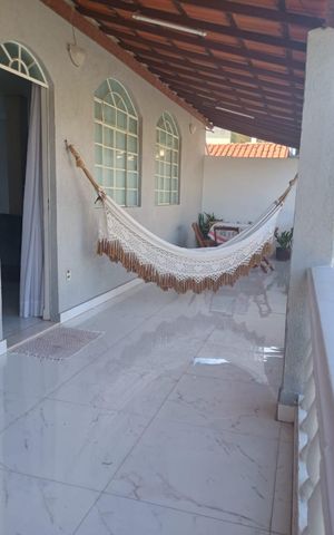 Casa para alugar com 180m², 3 quartos e 2 vagas Casa para alugar com 180m², 3 quartos e 2 vagasVaranda frontal
