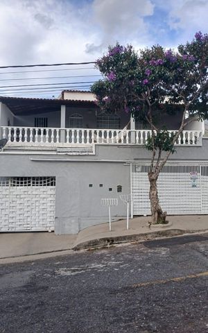 Casa para alugar com 180m², 3 quartos e 2 vagas Casa para alugar com 180m², 3 quartos e 2 vagasFachada