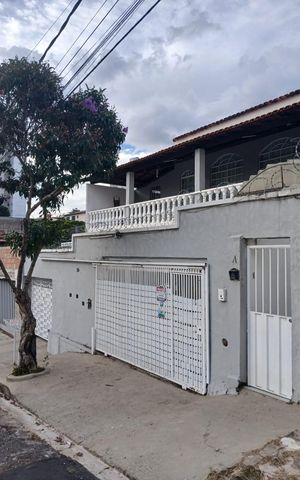 Casa para alugar com 180m², 3 quartos e 2 vagas Casa para alugar com 180m², 3 quartos e 2 vagasFachada