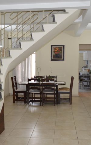 Casa de condomínio à venda com 110m², 3 quartos e 2 vagasSala