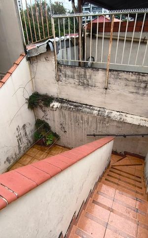 Casa de condomínio à venda com 110m², 3 quartos e 2 vagas Casa de condomínio à venda com 110m², 3 quartos e 2 vagasEscadas