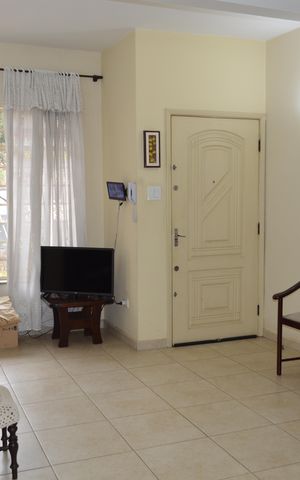 Casa de condomínio à venda com 110m², 3 quartos e 2 vagasSala