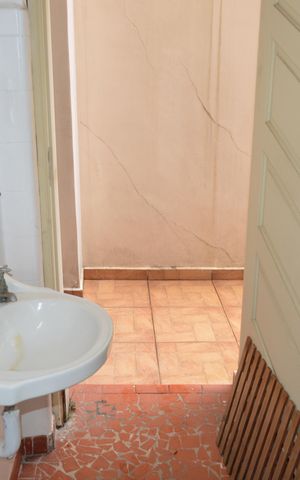 Casa de condomínio à venda com 110m², 3 quartos e 2 vagasBanheiro de Serviço