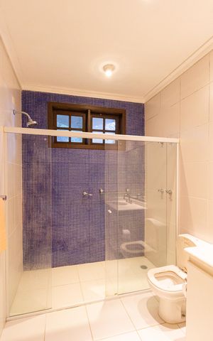 Casa de condomínio para alugar com 564m², 7 quartos e 7 vagas Casa de condomínio para alugar com 564m², 7 quartos e 7 vagasBanheiro da suíte 6