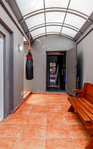 Casa à venda com 220m², 3 quartos e 2 vagasQuintal