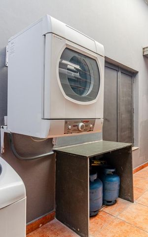 Casa à venda com 220m², 3 quartos e 2 vagasÁrea de Serviço