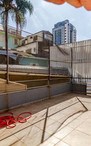 Casa à venda com 220m², 3 quartos e 2 vagasVaranda Quarto 2
