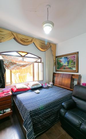Casa à venda com 420m², 4 quartos e 4 vagas Casa à venda com 420m², 4 quartos e 4 vagasQuarto 1