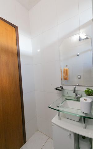 Casa à venda com 420m², 4 quartos e 4 vagas Casa à venda com 420m², 4 quartos e 4 vagasBanheiro 3