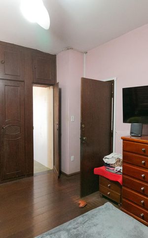 Casa à venda com 420m², 4 quartos e 4 vagas Casa à venda com 420m², 4 quartos e 4 vagasQuarto 2