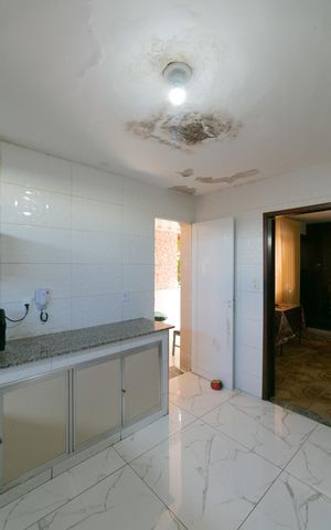 Casa à venda com 420m², 4 quartos e 4 vagas Casa à venda com 420m², 4 quartos e 4 vagasCozinha