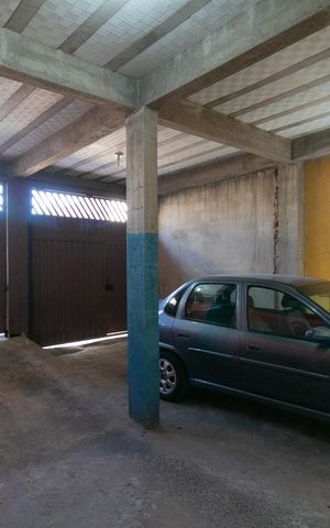 Casa à venda com 420m², 4 quartos e 4 vagas Casa à venda com 420m², 4 quartos e 4 vagasGaragem