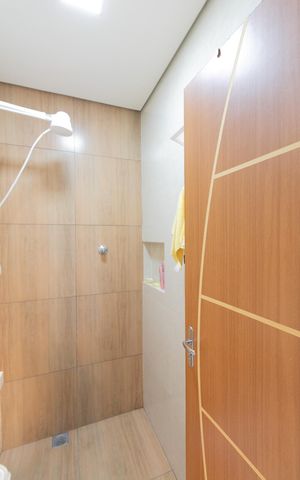 Casa à venda com 420m², 4 quartos e 4 vagas Casa à venda com 420m², 4 quartos e 4 vagasBanheiro 2