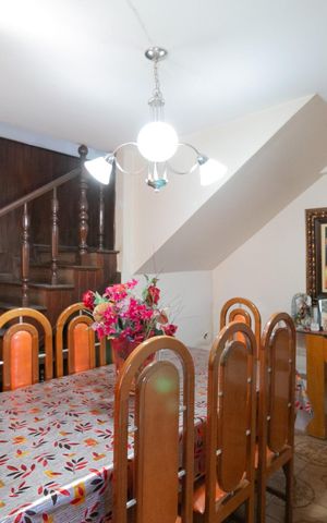 Casa à venda com 420m², 4 quartos e 4 vagas Casa à venda com 420m², 4 quartos e 4 vagasCopa