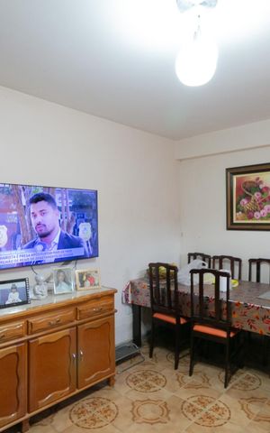 Casa à venda com 420m², 4 quartos e 4 vagas Casa à venda com 420m², 4 quartos e 4 vagasCopa