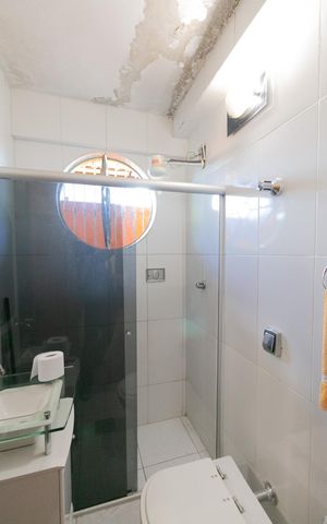 Casa à venda com 420m², 4 quartos e 4 vagas Casa à venda com 420m², 4 quartos e 4 vagasBanheiro 3