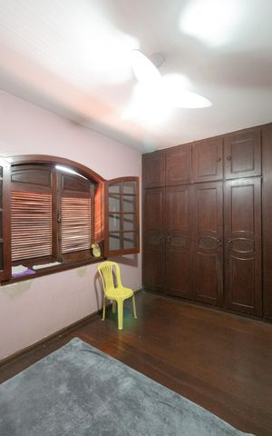 Casa à venda com 420m², 4 quartos e 4 vagas Casa à venda com 420m², 4 quartos e 4 vagasQuarto 2