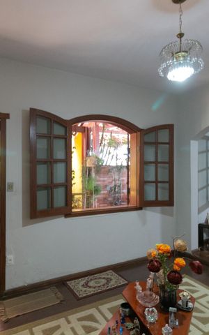 Casa à venda com 420m², 4 quartos e 4 vagas Casa à venda com 420m², 4 quartos e 4 vagasSala