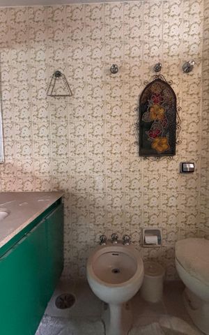 Apartamento à venda com 96m², 2 quartos e 1 vaga Apartamento à venda com 96m², 2 quartos e 1 vagaBanheiro da Suíte