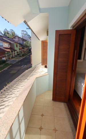 Casa de condomínio à venda com 300m², 4 quartos e 1 vaga Casa de condomínio à venda com 300m², 4 quartos e 1 vagaSacada do Quarto 2