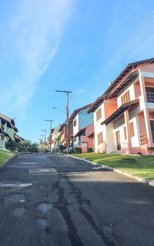 Casa de condomínio à venda com 300m², 4 quartos e 1 vaga Casa de condomínio à venda com 300m², 4 quartos e 1 vagaFachada do condomínio