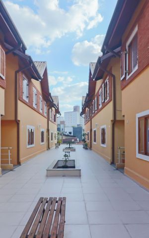 Casa de condomínio à venda com 200m², 3 quartos e 3 vagas Casa de condomínio à venda com 200m², 3 quartos e 3 vagasÁrea comum