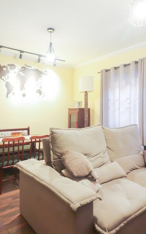 Casa de condomínio à venda com 200m², 3 quartos e 3 vagas Casa de condomínio à venda com 200m², 3 quartos e 3 vagasSala