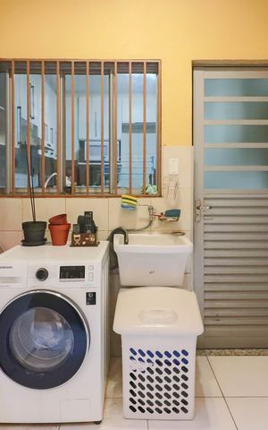 Casa de condomínio à venda com 200m², 3 quartos e 3 vagas Casa de condomínio à venda com 200m², 3 quartos e 3 vagasLavanderia