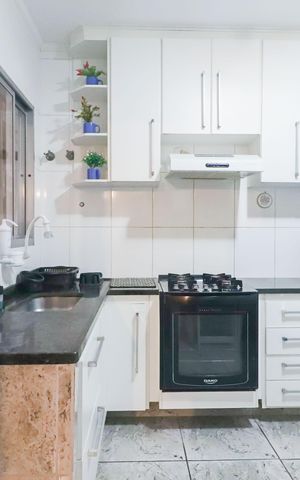 Casa de condomínio à venda com 200m², 3 quartos e 3 vagas Casa de condomínio à venda com 200m², 3 quartos e 3 vagasCozinha