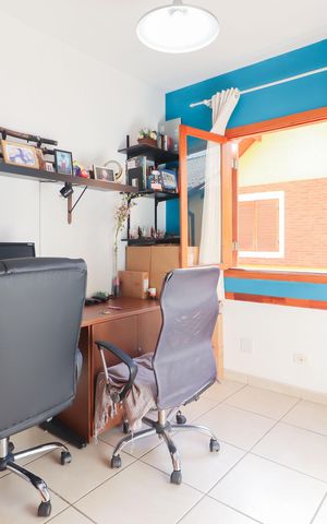 Casa de condomínio à venda com 200m², 3 quartos e 3 vagas Casa de condomínio à venda com 200m², 3 quartos e 3 vagasQuarto 2