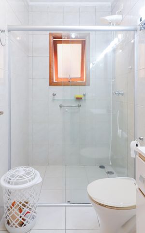 Casa de condomínio à venda com 200m², 3 quartos e 3 vagas Casa de condomínio à venda com 200m², 3 quartos e 3 vagasBanheiro