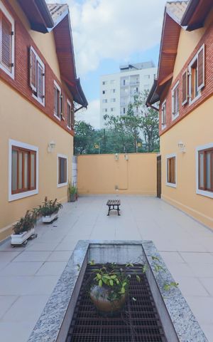 Casa de condomínio à venda com 200m², 3 quartos e 3 vagas Casa de condomínio à venda com 200m², 3 quartos e 3 vagasÁrea comum