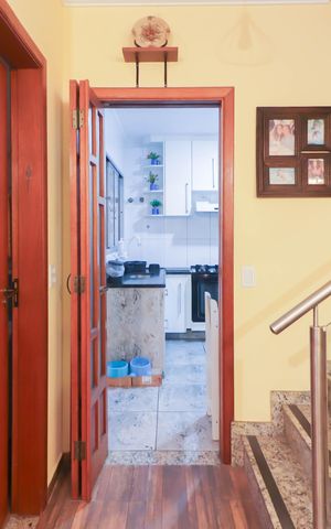 Casa de condomínio à venda com 200m², 3 quartos e 3 vagas Casa de condomínio à venda com 200m², 3 quartos e 3 vagasSala