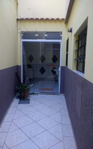 Casa à venda com 145m², 3 quartos e 3 vagas Casa à venda com 145m², 3 quartos e 3 vagasCorredor