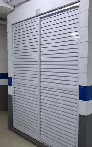 Casa à venda com 151m², 4 quartos e 3 vagas Casa à venda com 151m², 4 quartos e 3 vagasGaragem