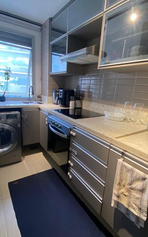 Apartamento à venda com 85m², 2 quartos e 1 vaga Apartamento à venda com 85m², 2 quartos e 1 vagaCozinha e Área de Serviço