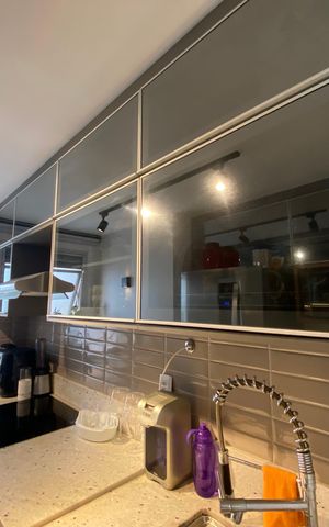 Apartamento à venda com 85m², 2 quartos e 1 vaga Apartamento à venda com 85m², 2 quartos e 1 vagaCozinha e Área de Serviço