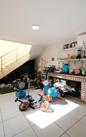 Casa à venda com 134m², 2 quartos e 4 vagasGaragem