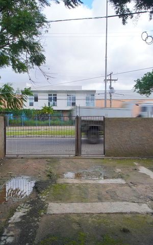 Casa à venda com 100m², 2 quartos e 4 vagasSala - Vista