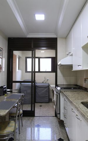 Apartamento à venda com 103m², 3 quartos e 2 vagasCozinha