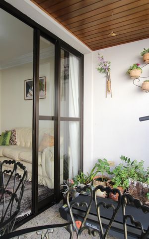 Apartamento à venda com 103m², 3 quartos e 2 vagasVaranda