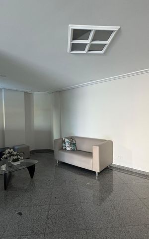 Apartamento à venda com 74m², 2 quartos e 2 vagasHall social
